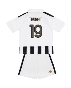 Juventus Khephren Thuram #19 Maglia Gara Casa Repliche 2026-27 Bambino Maniche Corte Juventus Khephren Thuram #19 Maglia Gara Casa Repliche 2026-27 Bambino Maniche Corte
